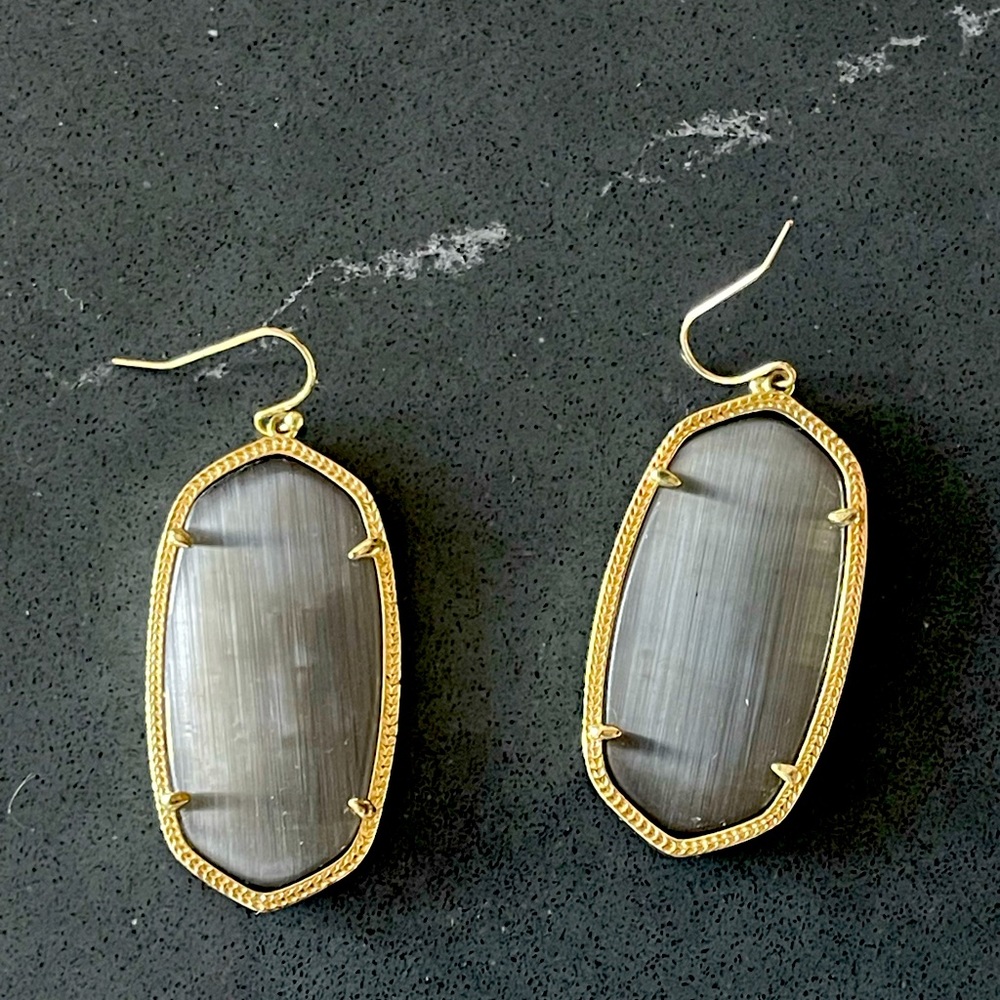 Kendra Scott Elle Gold Drop Earrings | Grey
